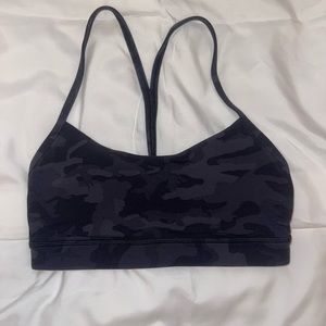 Black camo lululmon sports bra.
